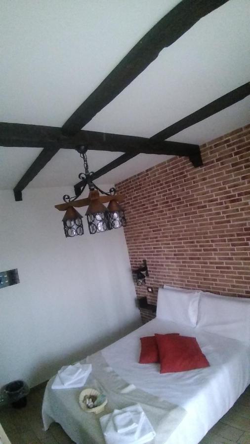 Domus Florio - Humanitas Rozzano Bed & Breakfast Pieve Emanuele Exterior photo