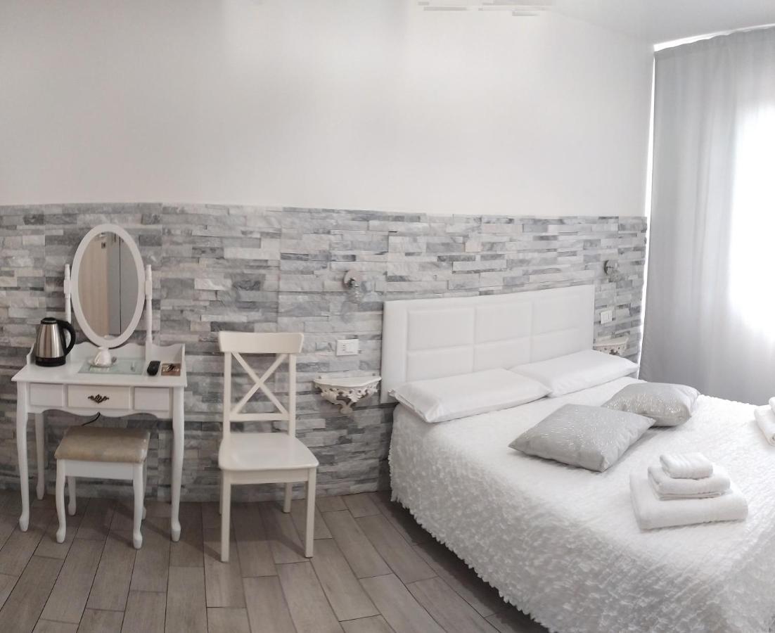 Domus Florio - Humanitas Rozzano Bed & Breakfast Pieve Emanuele Exterior photo